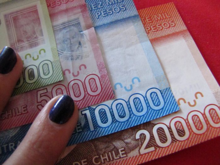 Continúa el efecto Luksic: impulsan campaña para reducir a 10 veces la diferencia entre el sueldo mínimo y el máximo Continúa el efecto Luksic: impulsan campaña para reducir a 10 veces la diferencia entre el sueldo mínimo y el máximo