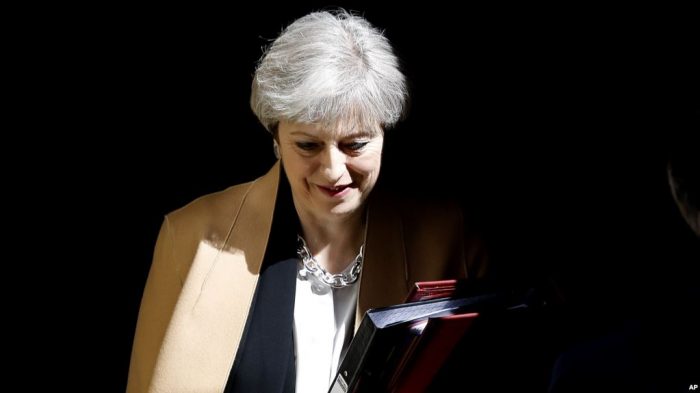 May sopesa cuarto voto de su pacto del “brexit” May sopesa cuarto voto de su pacto del
