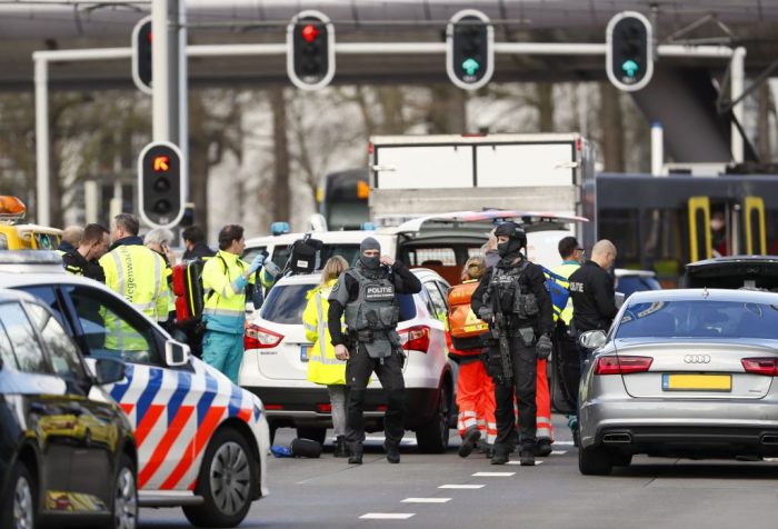 Holanda: despliegan unidad antiterrorista tras tiroteo que dejó varios heridos en Utrecht Holanda: despliegan unidad antiterrorista tras tiroteo que dejó varios heridos en Utrecht