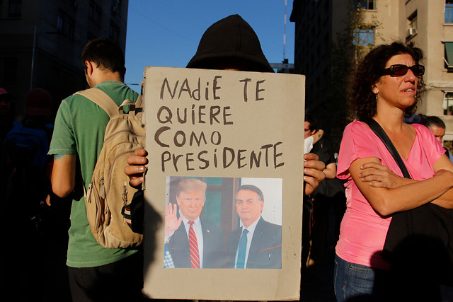 Las calles de Santiago se llenaron de descontento por presencia Bolsonaro y cita Prosur