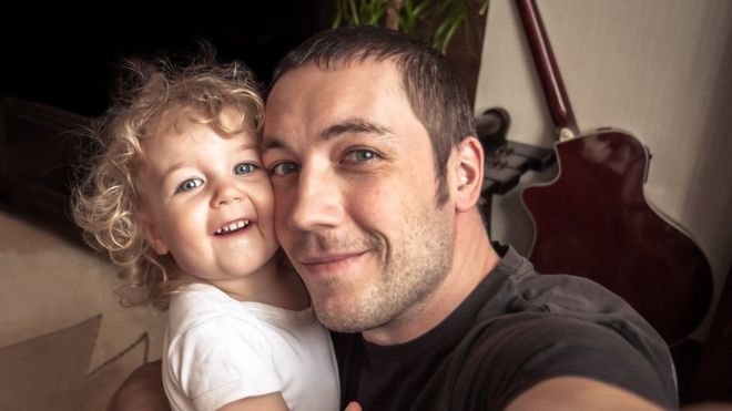 Qué es el «sharenting» y por qué deberías pensártelo dos veces antes de compartir la vida de tus hijos en redes sociales Qué es el «sharenting» y por qué deberías pensártelo dos veces antes de compartir la vida de tus hijos en redes sociales
