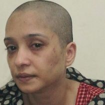 Asma Aziz, la mujer a la que «torturaron y raparon la cabeza» por negarse a bailar para su marido y sus amigos