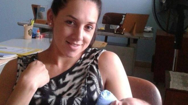 Carmen Quinteros, la militar a la que condenaron en Paraguay por pedir un permiso de lactancia y se convirtió en una “heroína” Carmen Quinteros, la militar a la que condenaron en Paraguay por pedir un permiso de lactancia y se convirtió en una “heroína”