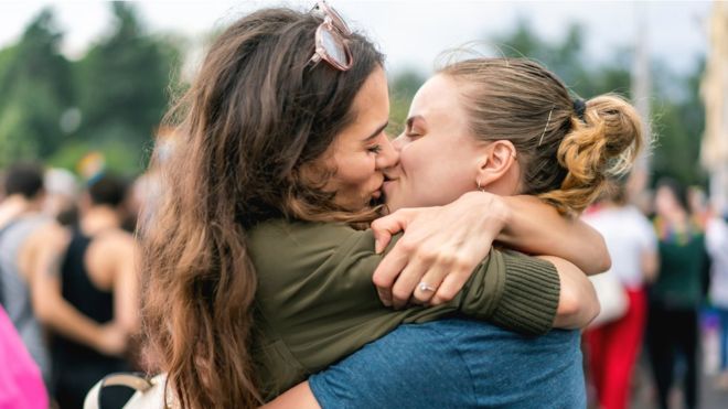 Lo que las parejas lesbianas nos enseñan sobre la desigualdad entre hombres y mujeres Lo que las parejas lesbianas nos enseñan sobre la desigualdad entre hombres y mujeres