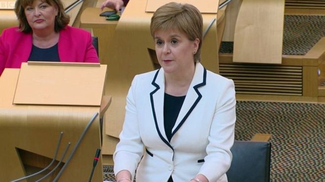 Brexit: la primera ministra de Escocia, Nicola Sturgeon, quiere celebrar otro referendo de independencia si Reino Unido abandona la Unión Europea Brexit: la primera ministra de Escocia, Nicola Sturgeon, quiere celebrar otro referendo de independencia si Reino Unido abandona la Unión Europea