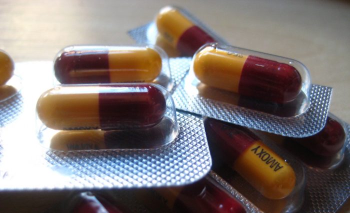 Errores de uso e hipersensibilidad a la amoxicilina Errores de uso e hipersensibilidad a la amoxicilina