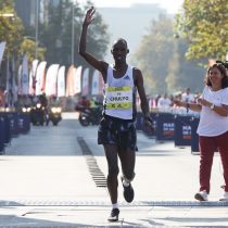El keniano Jacob Kibet gana la maratón de Santiago con superioridad
