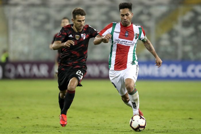 Dulce venganza: hinchas de Palestino recordaron el paso de River por la B, pero estos vencieron 0-2 y los eliminaron de la Copa Libertadores Dulce venganza: hinchas de Palestino recordaron el paso de River por la B, pero estos vencieron 0-2 y los eliminaron de la Copa Libertadores