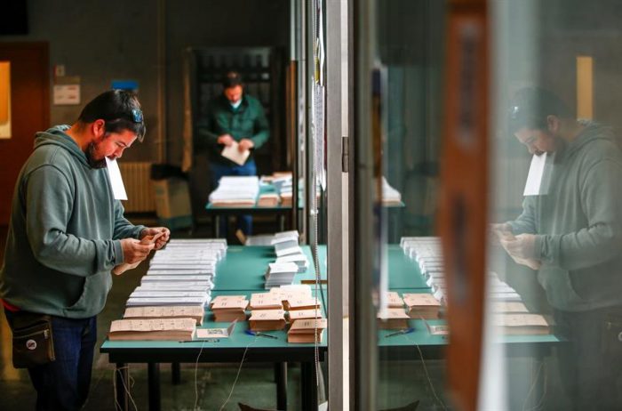 Alta participación marca el desarrollo de las elecciones en España con Sánchez a la cabeza Alta participación marca el desarrollo de las elecciones en España con Sánchez a la cabeza