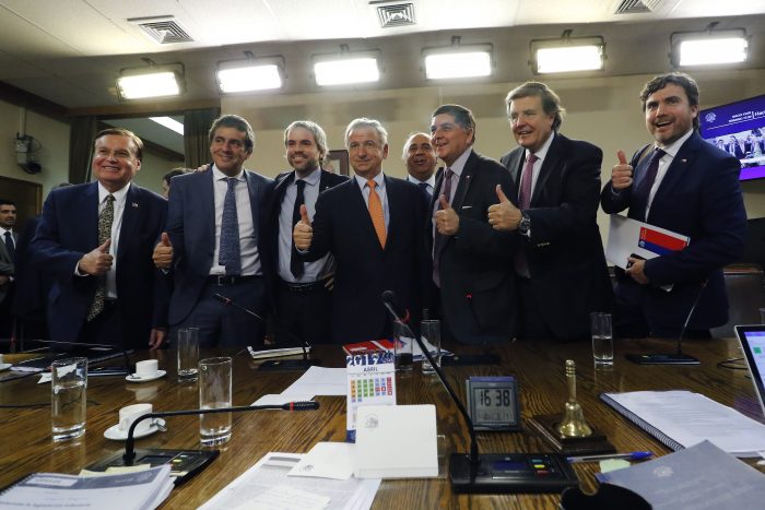 Comisión de Hacienda aprueba idea de legislar la reforma tributaria Comisión de Hacienda aprueba idea de legislar la reforma tributaria