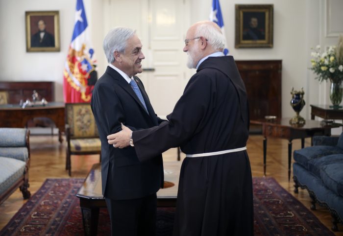 Aós tras reunión con Piñera: la iglesia católica “no es un gueto cerrado ni somos un grupo al margen de la sociedad” Aós tras reunión con Piñera: la iglesia católica