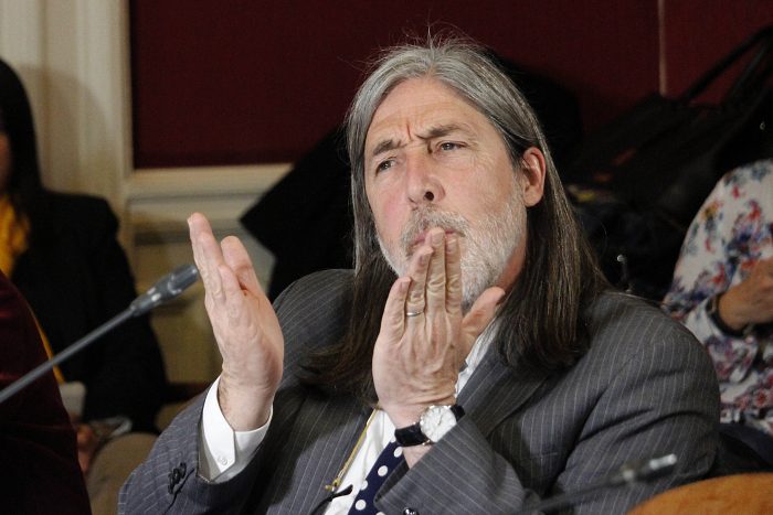 Letelier no convenció ni al PS con sus explicaciones: rechazan los descargos del senador por vínculo con el “Desastre de Rancagua” Letelier no convenció ni al PS con sus explicaciones: rechazan los descargos del senador por vínculo con el “Desastre de Rancagua”