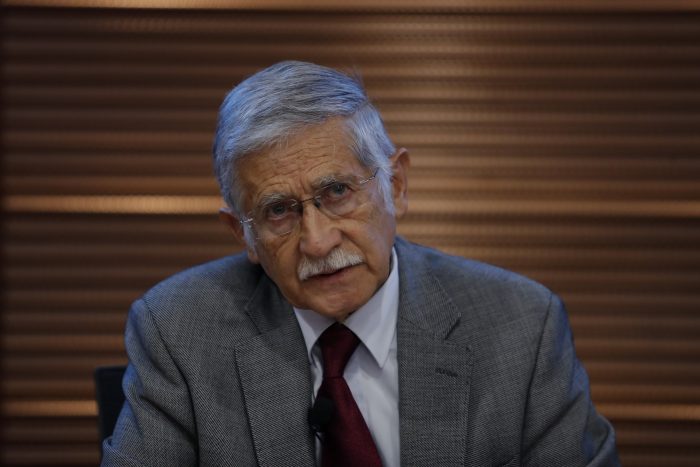 Nelson Pizarro retrocede y baja los decibeles tras la marginación de Codelco de la gira a China Nelson Pizarro retrocede y baja los decibeles tras la marginación de Codelco de la gira a China