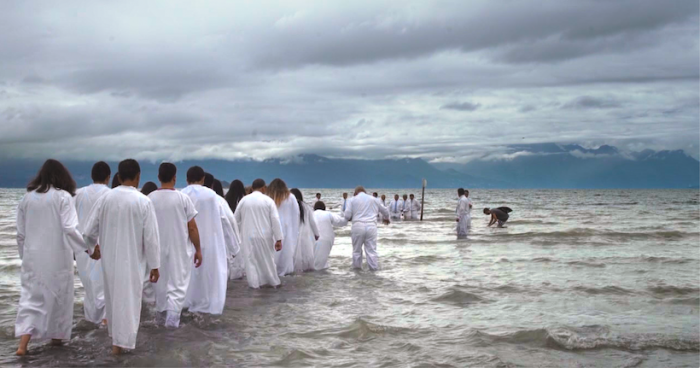 “Dios”: Documental de MAFI que retrata la crisis de la Iglesia chilena se estrena en festival suizo “Dios”: Documental de MAFI que retrata la crisis de la Iglesia chilena se estrena en festival suizo