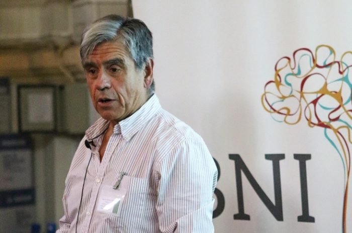 Científico estudia grasas en gusanos como terapia para mortal síndrome infantil Científico estudia grasas en gusanos como terapia para mortal síndrome infantil