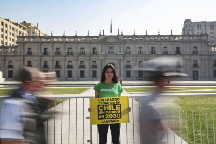 Greenpeace y lanzamiento de la COP en La Moneda: “Para que sea una cumbre climática histórica, Chile debe terminar con el carbón en 2030” Greenpeace y lanzamiento de la COP en La Moneda: “Para que sea una cumbre climática histórica, Chile debe terminar con el carbón en 2030”