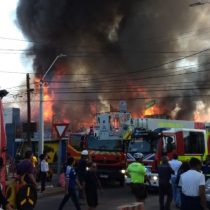 Gran incendio afectó el centro alto de Iquique