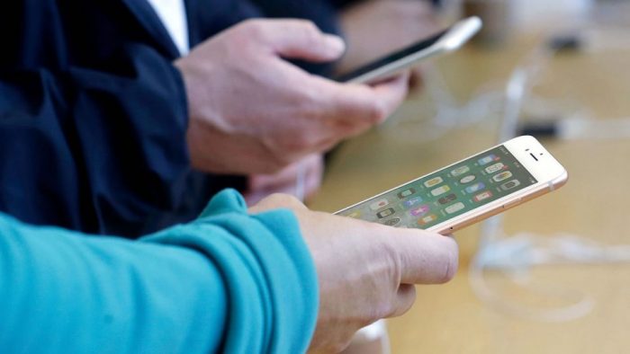 Manifestaciones en las calles y en el celular: chilenos también rompieron récord en internet tras estallido social Manifestaciones en las calles y en el celular: chilenos también rompieron récord en internet tras estallido social