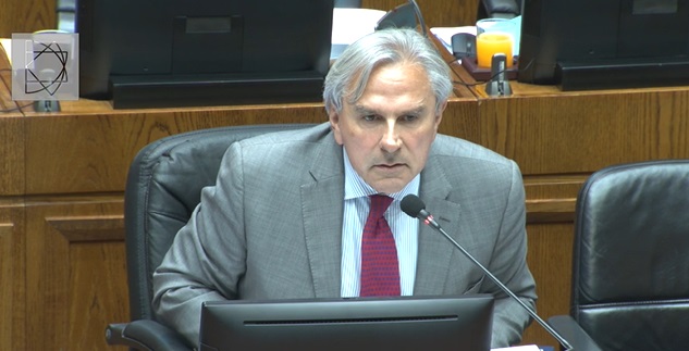 La pregunta de Moreira a sus colegas senadores: que levante la mano quién está en Fonasa La pregunta de Moreira a sus colegas senadores: que levante la mano quién está en Fonasa