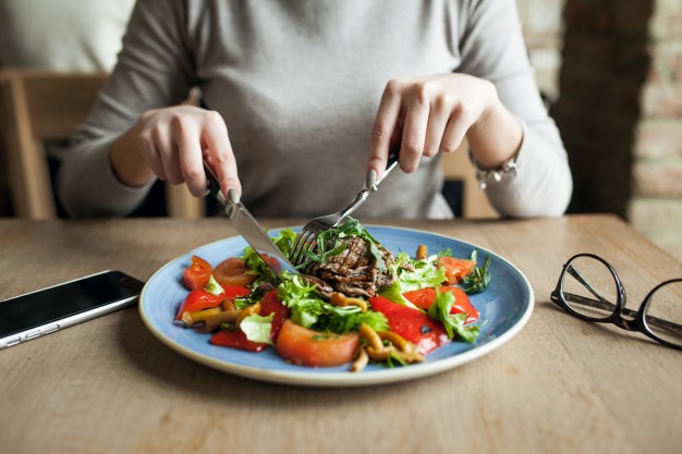 Alimentación juvenil: el 67% de los universitarios se fija en los precios más que en lo nutritivo Alimentación juvenil: el 67% de los universitarios se fija en los precios más que en lo nutritivo
