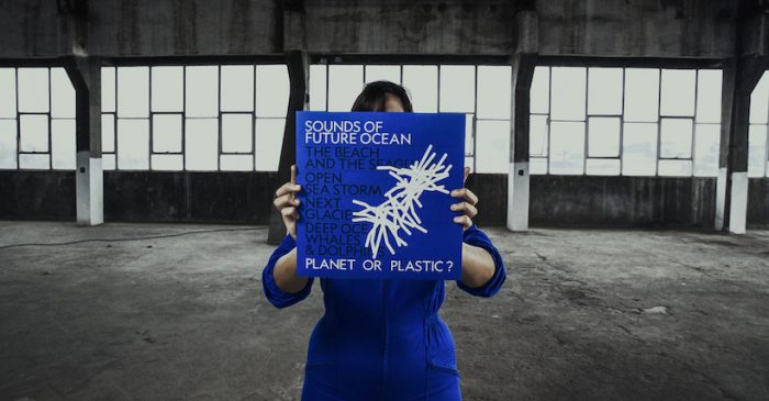 Álbum recrea sonidos del océano utilizando desechos plásticos retirados de las costas Álbum recrea sonidos del océano utilizando desechos plásticos retirados de las costas