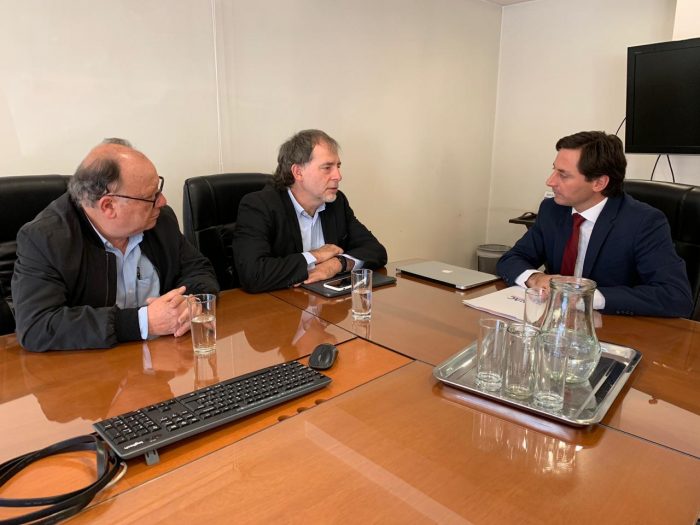 Senador Girardi pidió al Sernac investigar “irregular” alza de precios de isapres Senador Girardi pidió al Sernac investigar