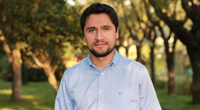 Alcalde de Colbún es detenido por no pago de millonaria deuda a profesores: prefiere irse preso que “perjudicar a los habitantes de mi comuna” Alcalde de Colbún es detenido por no pago de millonaria deuda a profesores: prefiere irse preso que