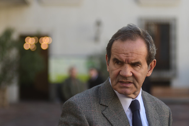 Allamand baja presión frente a posible ajuste ministerial: “No veo ninguna razón para un cambio de gabinete” Allamand baja presión frente a posible ajuste ministerial: