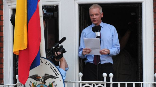 Arresto de Julian Assange: ¿por qué detienen ahora al fundador de WikiLeaks tras 7 años refugiado en la embajada de Ecuador en Londres? Arresto de Julian Assange: ¿por qué detienen ahora al fundador de WikiLeaks tras 7 años refugiado en la embajada de Ecuador en Londres?