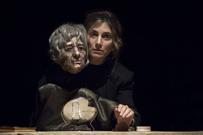 Obra “Chaika” en Teatro Finis Terrae Obra “Chaika” en Teatro Finis Terrae