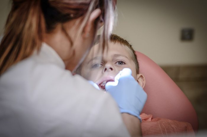 Dentistas afirman que reforma a la salud debe considerar como prioritaria a la salud bucal Dentistas afirman que reforma a la salud debe considerar como prioritaria a la salud bucal