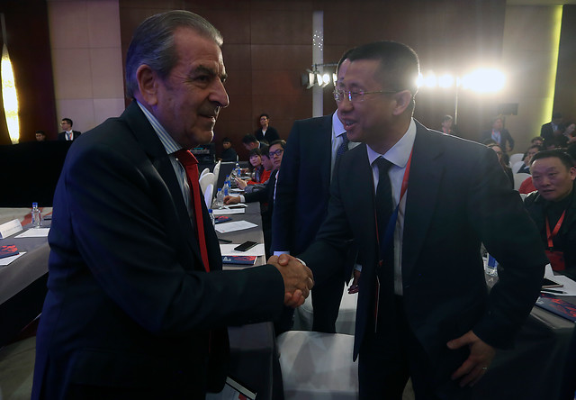 Parlamentarios de gira en China salen a defender presencia del expresidente Frei tras críticas por el viaje Parlamentarios de gira en China salen a defender presencia del expresidente Frei tras críticas por el viaje