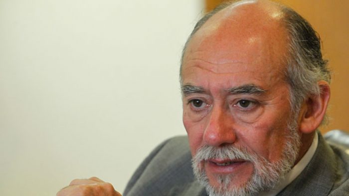 Diputado Iván Flores se defiende y justifica viaje al Vaticano: estaba “haciendo la pega” Diputado Iván Flores se defiende y justifica viaje al Vaticano: estaba