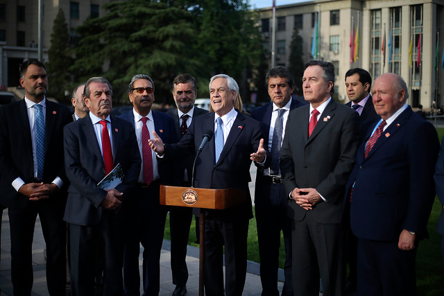 La errática gira por Asia: segundo error de Piñera desata críticas al manejo de su política exterior