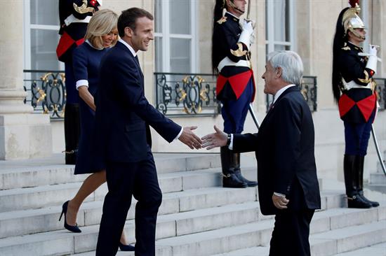 Piñera al rescate: Presidente ofrece a Macron cobre y madera para reconstruir Notre Dame Piñera al rescate: Presidente ofrece a Macron cobre y madera para reconstruir Notre Dame