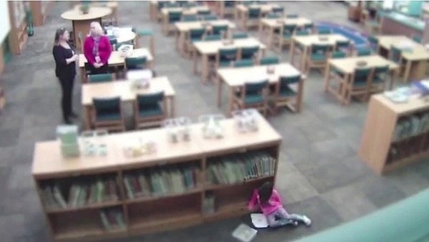 Estados Unidos: Despiden a profesora que pateó a niña en el suelo y luego desmintió el maltrato Estados Unidos: Despiden a profesora que pateó a niña en el suelo y luego desmintió el maltrato