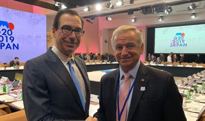 Felipe Larraín se reunió con Steve Mnuchin para abordar el tratado de doble tributación entre ambos países Felipe Larraín se reunió con Steve Mnuchin para abordar el tratado de doble tributación entre ambos países