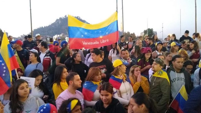Venezolanos en Chile se congregan en Plaza Italia para respaldar la “Operación Libertad” de Juan Guaidó Venezolanos en Chile se congregan en Plaza Italia para respaldar la