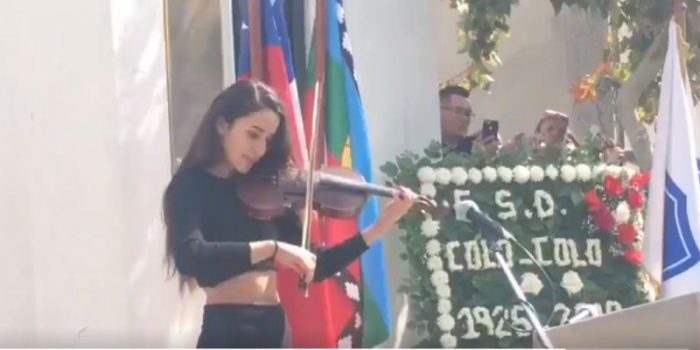 Joven violinista sorprendió con interpretación del himno de Colo Colo en aniversario albo Joven violinista sorprendió con interpretación del himno de Colo Colo en aniversario albo