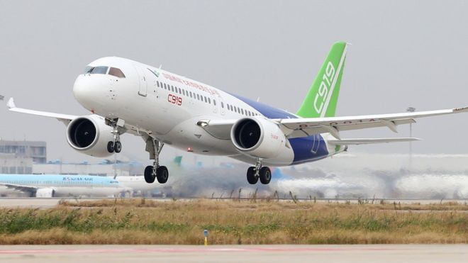 Comac, el fabricante chino de aviones que quiere competir con los gigantes Boeing y Airbus Comac, el fabricante chino de aviones que quiere competir con los gigantes Boeing y Airbus