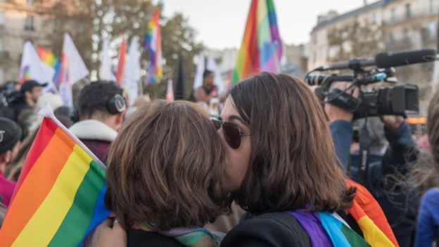 Acoso LGBTI: “Mis colegas me preguntan si pueden vernos mientras tenemos sexo” Acoso LGBTI: “Mis colegas me preguntan si pueden vernos mientras tenemos sexo”