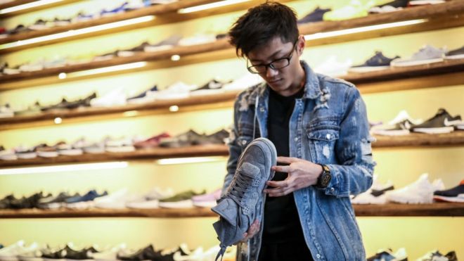 Guerra comercial de Estados Unidos y China: Adidas, Nike, Dr Martens y otras 170 empresas de calzado urgen a Trump a reconsiderar su «catastrófica» política Guerra comercial de Estados Unidos y China: Adidas, Nike, Dr Martens y otras 170 empresas de calzado urgen a Trump a reconsiderar su