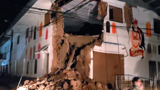 Un fuerte sismo de magnitud 7,5 sacude el norte de Perú y se siente en Ecuador Un fuerte sismo de magnitud 7,5 sacude el norte de Perú y se siente en Ecuador