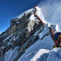 Temporada de ascenso al Everest termina con varios récords y 11 muertos