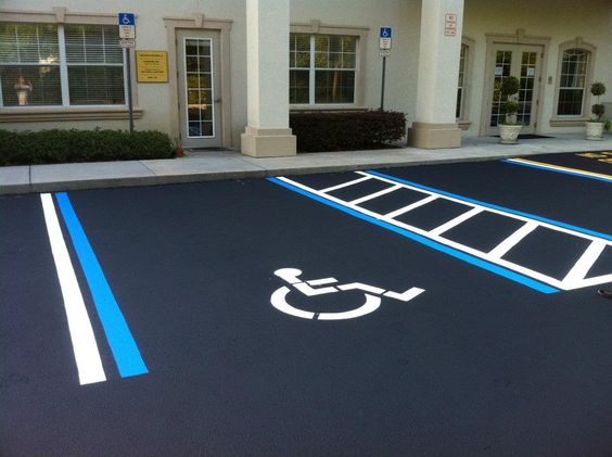 Poca fiscalización: estacionamientos para discapacitados no son utilizados por ellos Poca fiscalización: estacionamientos para discapacitados no son utilizados por ellos