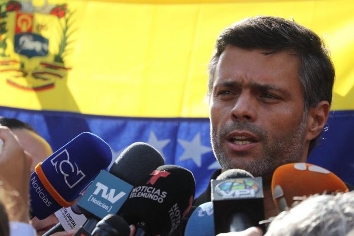 Leopoldo López advierte que habrá nuevos alzamientos militares contra Maduro Leopoldo López advierte que habrá nuevos alzamientos militares contra Maduro