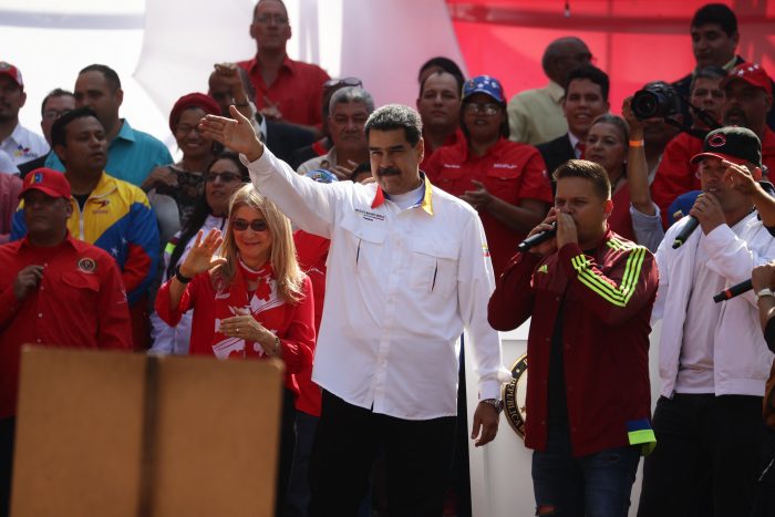 Maduro propone adelantar elecciones legislativas como solución a la crisis en Venezuela Maduro propone adelantar elecciones legislativas como solución a la crisis en Venezuela