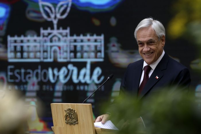 Piñera sorprende con el nuevo tren Santiago – Tiltil pero la ministra Hutt lo frena: «Cuando lo tengamos listo, yo misma les cuento» Piñera sorprende con el nuevo tren Santiago - Tiltil pero la ministra Hutt lo frena: