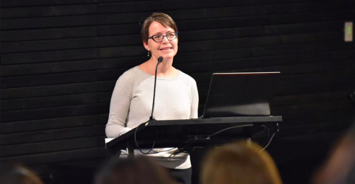 Kara S. Finnigan, experta de EEUU en Política Educativa: “Vemos el síntoma del problema pero no completamente sus causas” Kara S. Finnigan, experta de EEUU en Política Educativa: