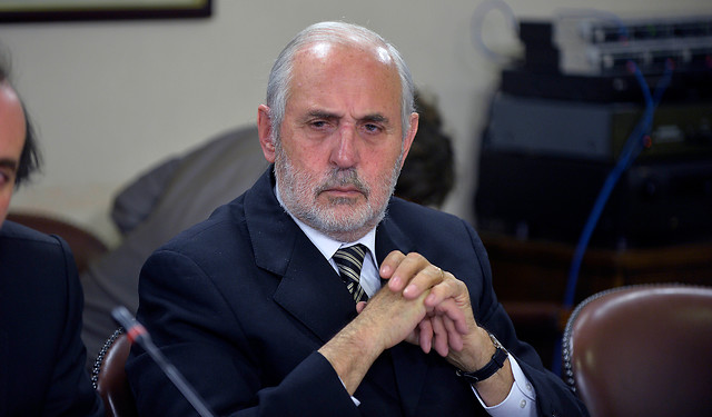 Operación Huracán: Defensa de excarabinero ingresa recurso de protección en contra de Jorge Abbott, el fiscal Palma y jueza de Temuco Operación Huracán: Defensa de excarabinero ingresa recurso de protección en contra de Jorge Abbott, el fiscal Palma y jueza de Temuco
